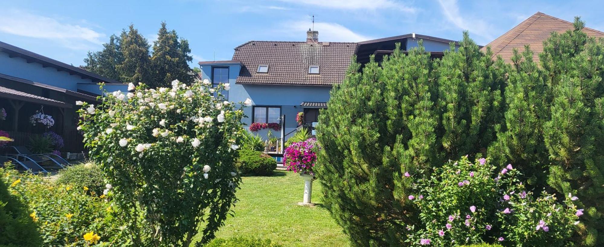 Areál Pauli Hotel Česká Skalice Kültér fotó